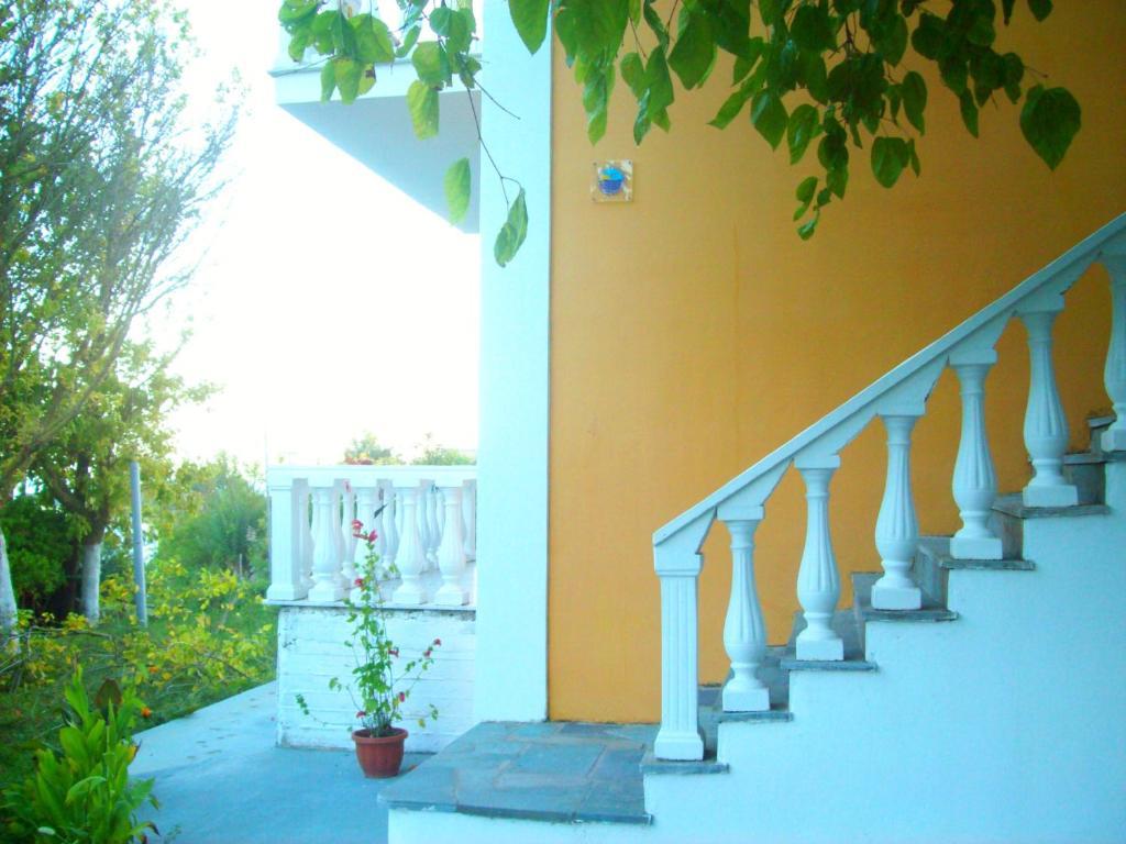Villa Vania Gardenos Vitaládes Extérieur photo